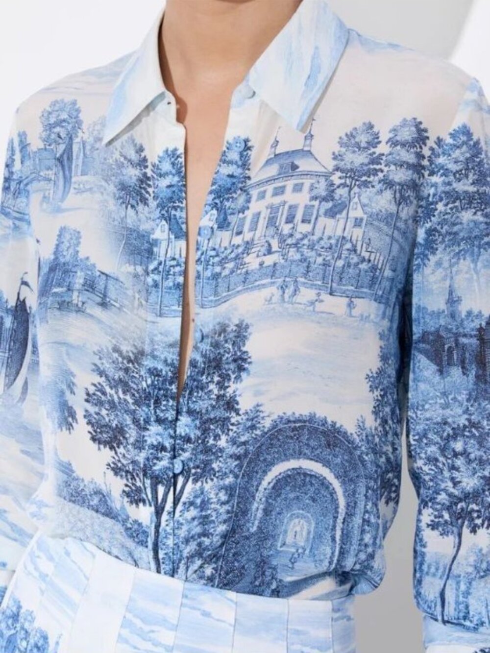Alice + Olivia Willa Chateau Blue Silk Blouse Medium - Picture 2 of 11